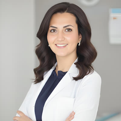 Mari Neisaleh, Fachärztin für Plastische und Ästhetische Chirurgie, AEZM München